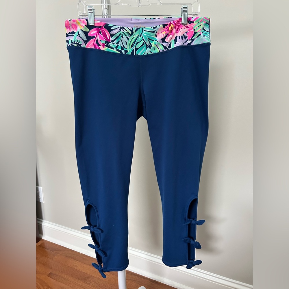 Lilly Pulitzer Navy Leggings with Tropical Print Waistband 24” Inseam XL